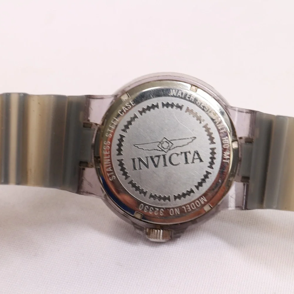 Invicta Pro Diver 32330 Quartz Men Wristwatch Black Dial Analog Gray Silicone